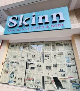3D shop sign post lighting